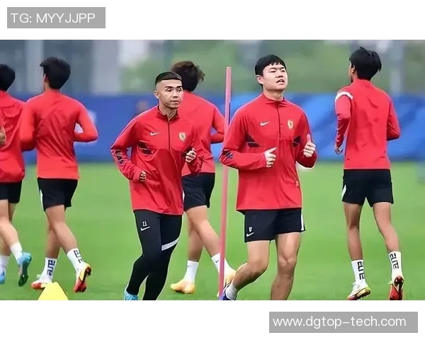 曾姓足球明星在武汉崭露头角引发球迷热议与关注