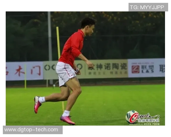 足球明星粉丝热情瞬间汇聚成潮流的精彩时刻回顾