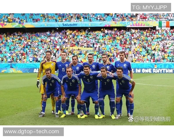 足球明星的魅力超越大拇指他们如何在绿茵场上赢得赞誉与热爱 足球明星的魅力超越大拇指他们如何在绿茵场上赢得赞誉与热爱